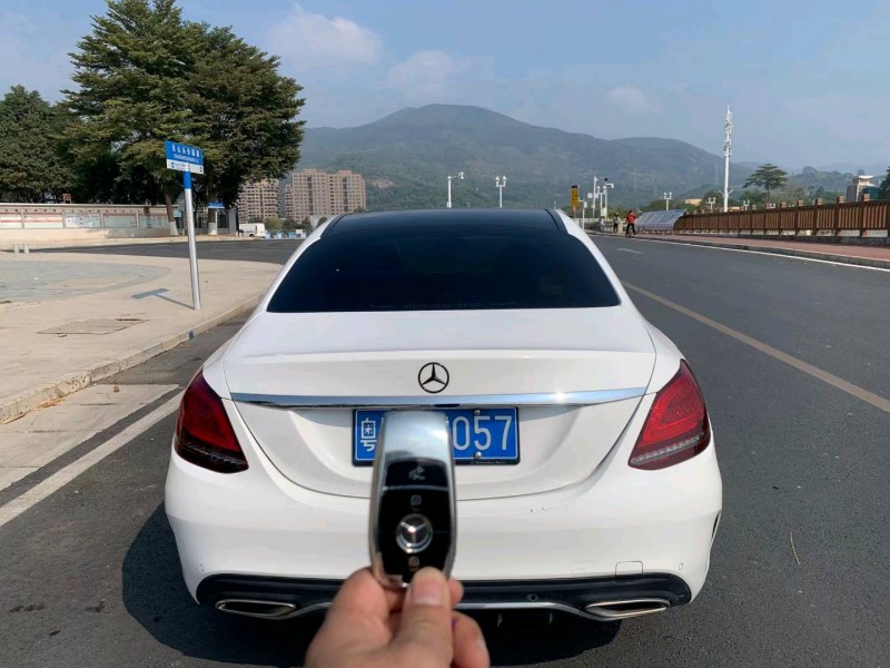 汕头19年奔驰C8