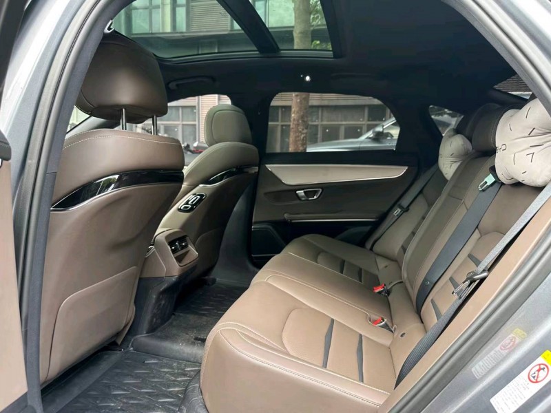 汕头22年比亚迪汉6