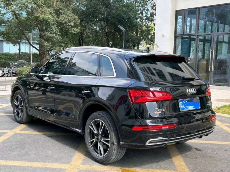 珠海20年奥迪Q57