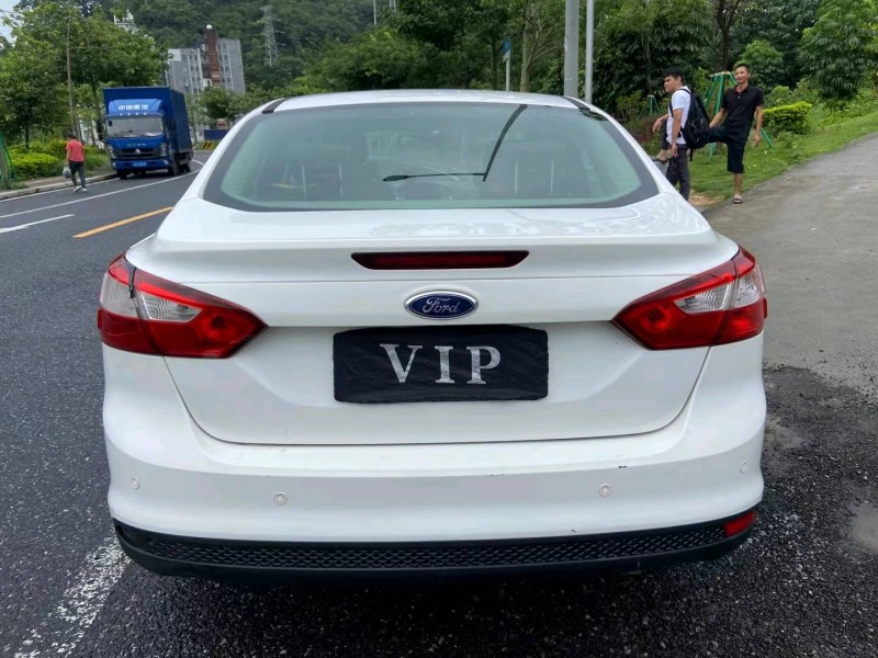 广州15年福特福克斯5