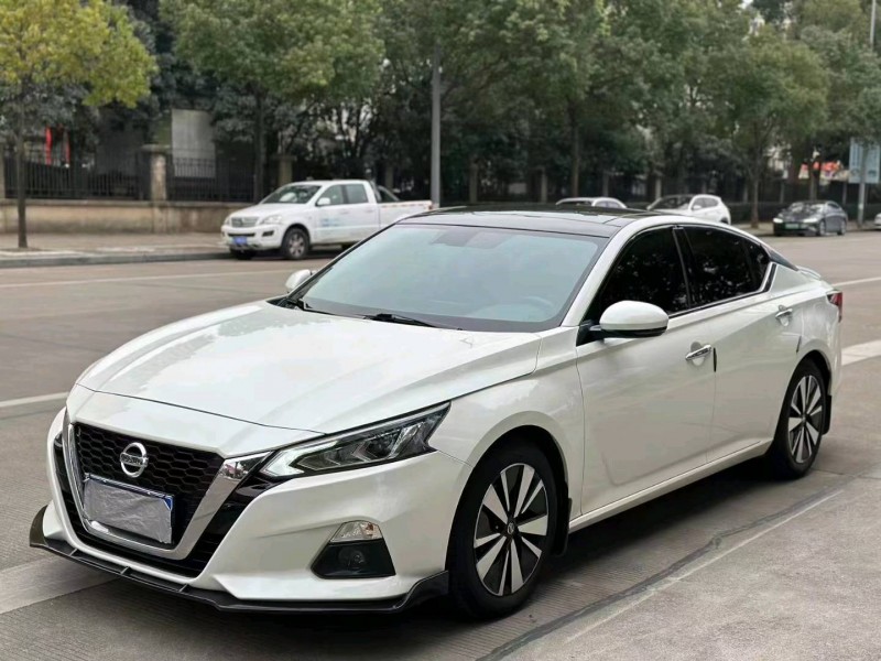 湖州21年日產天籟2