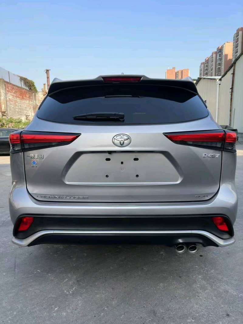 佛山23年丰田皇冠8