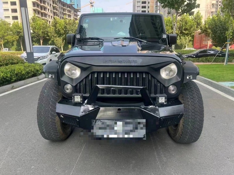 枣庄18年Jeep牧马人1