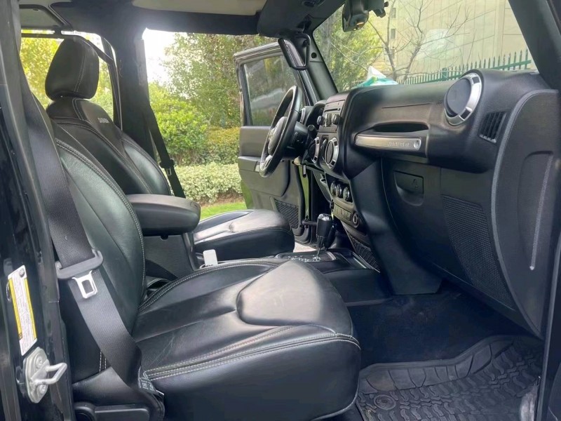 枣庄18年Jeep牧马人6