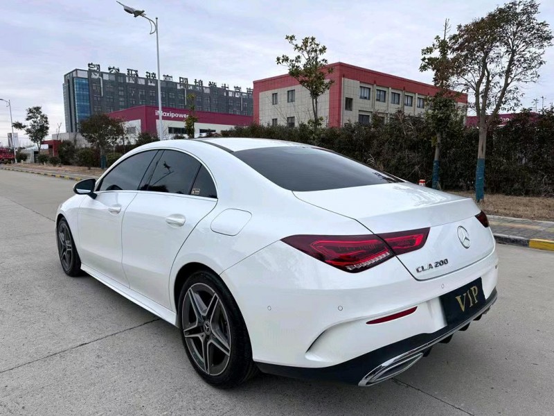 盐城22年奔驰CLA8