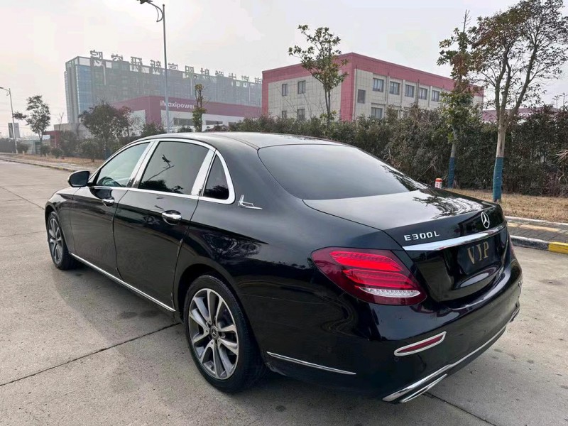 盐城19年奔驰E8