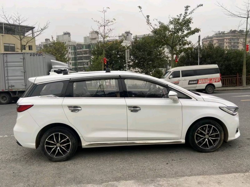 广州18年比亚迪宋4