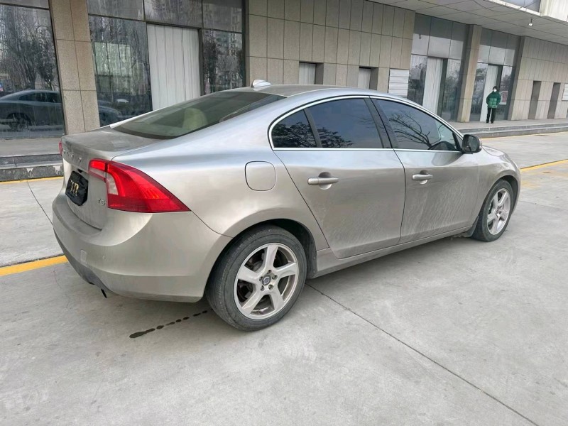 东营12年沃尔沃S60L8