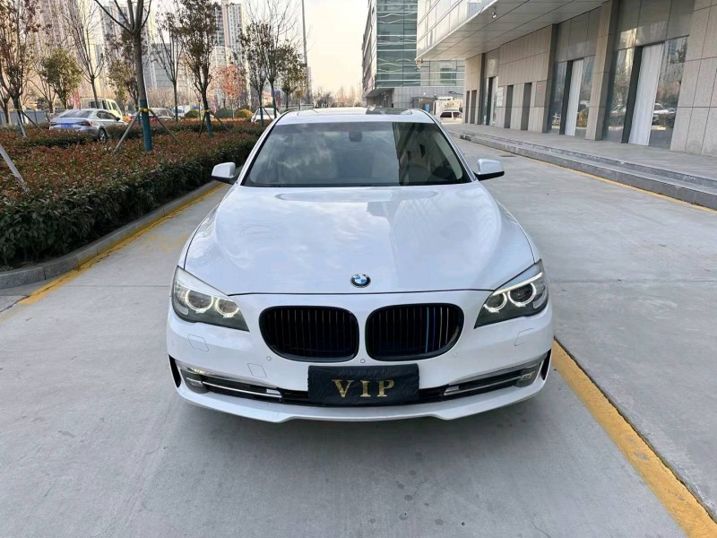 东营09年宝马7系1