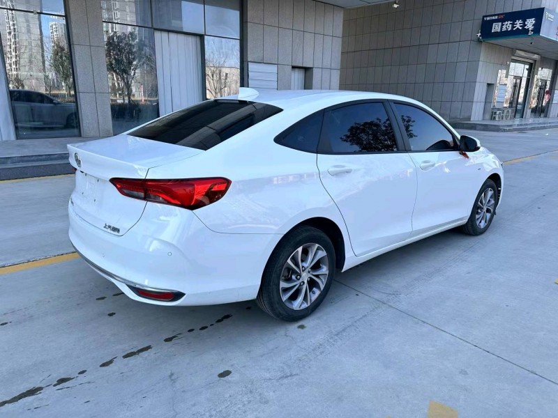 东营22年别克威朗5