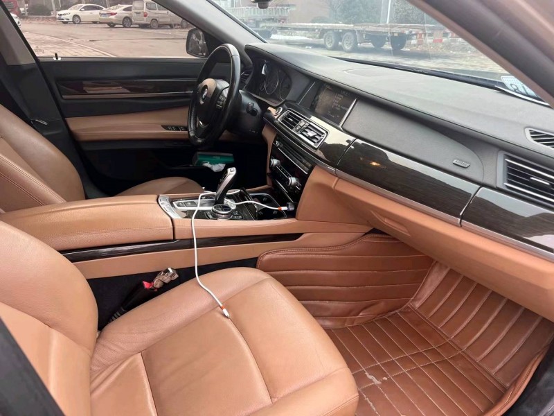 济宁15年宝马7系5