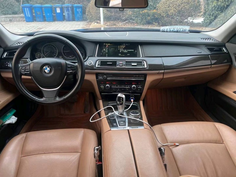 济宁15年宝马7系6