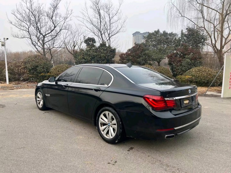 济宁15年宝马7系8