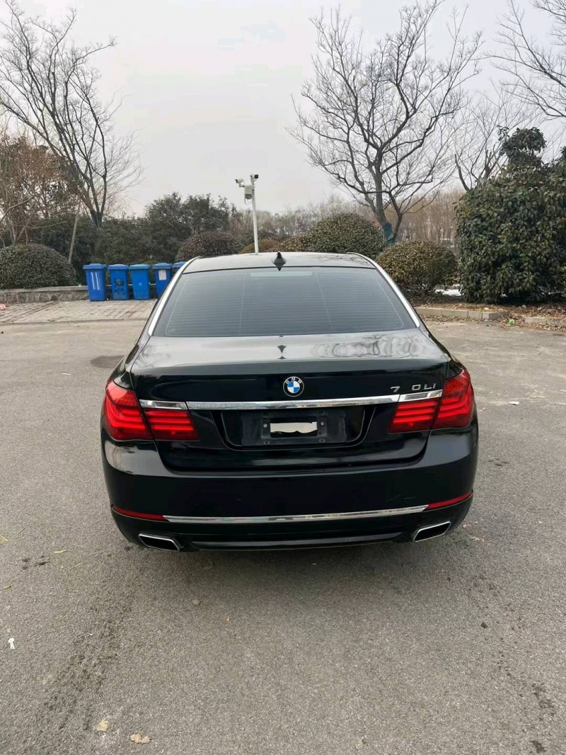济宁15年宝马7系9