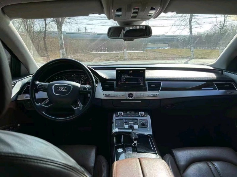 保定15年奥迪A8L5