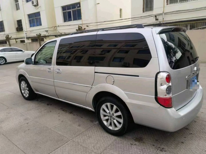 保定16年别克GL85