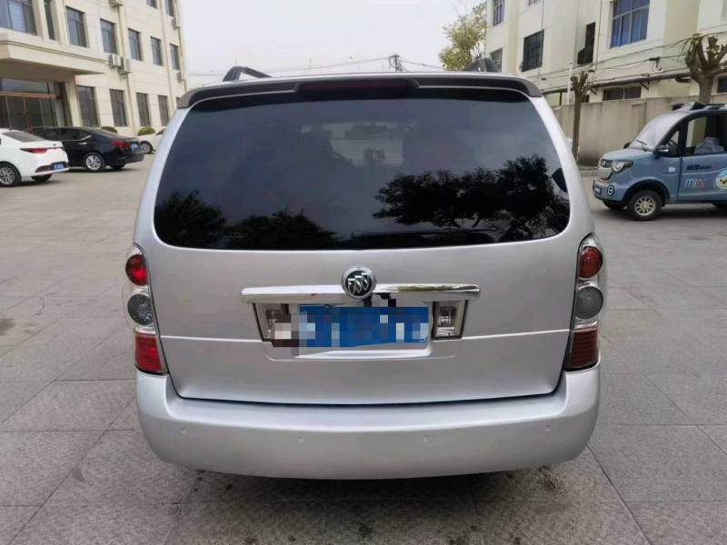 保定16年别克GL89