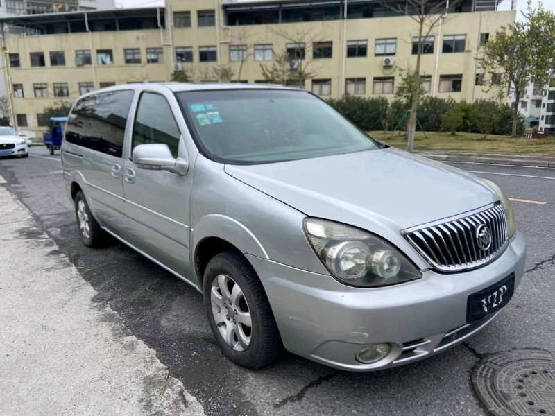 广州10年别克GL82