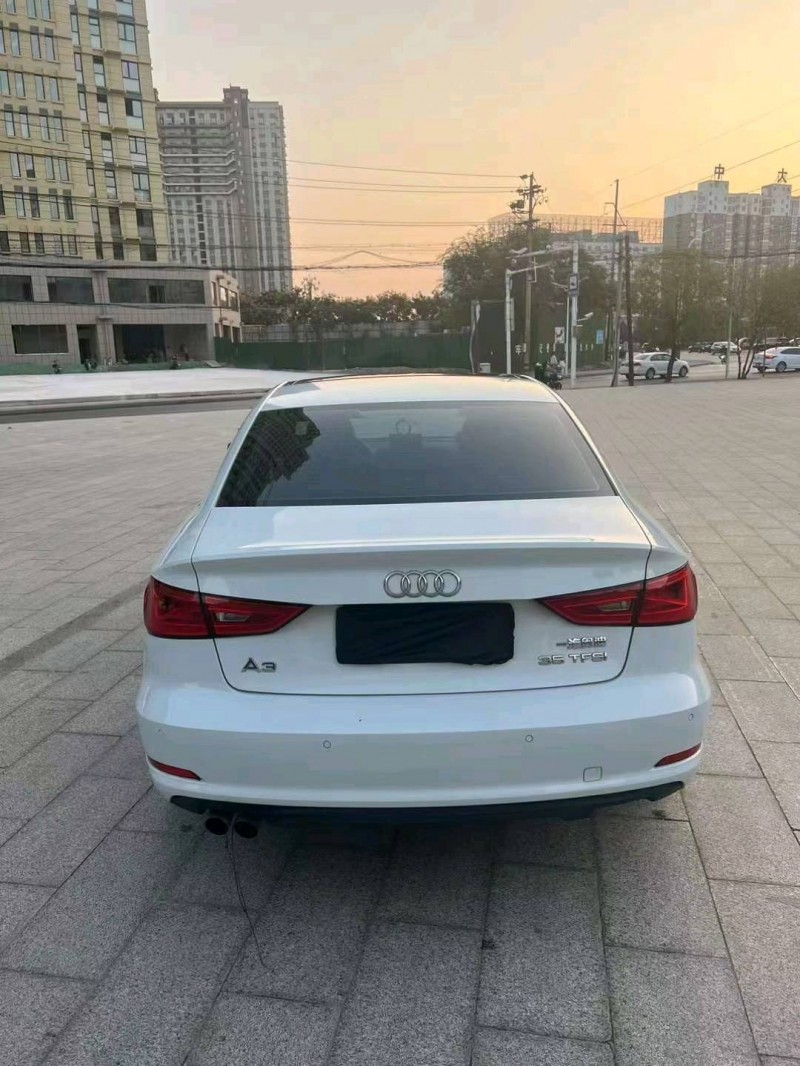 济宁17年奥迪A38