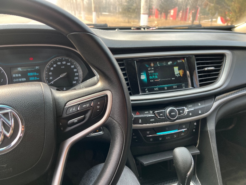 聊城17年别克英朗5