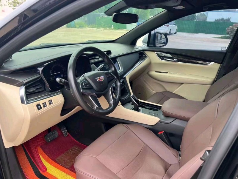 济宁17年凯迪拉克XT54