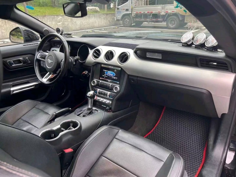 济宁16年福特野马5