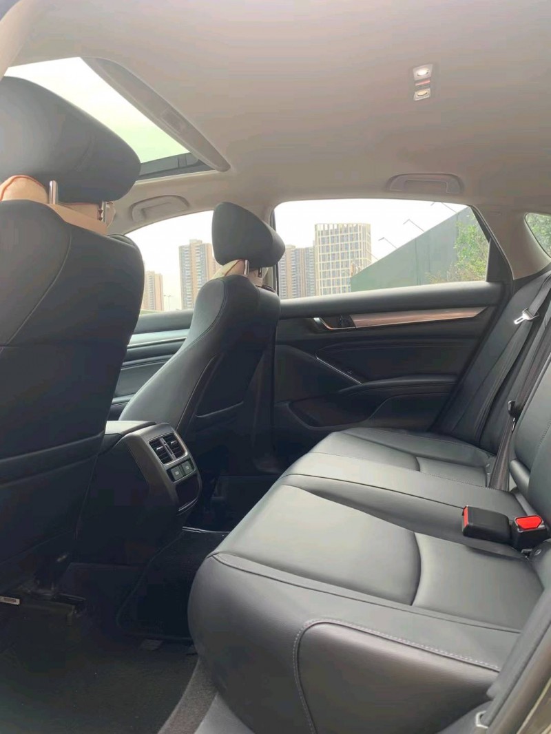 佛山22年本田雅阁8