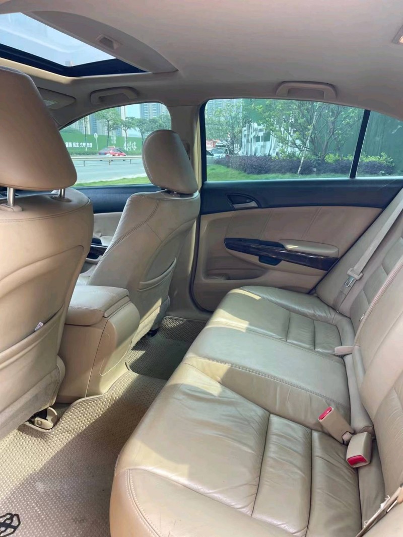 佛山10年本田雅阁8