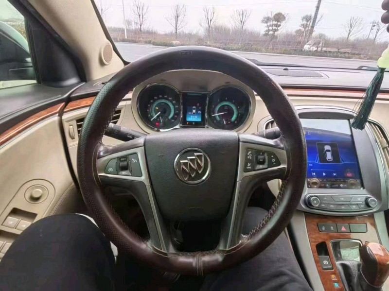 枣庄11年别克君越9