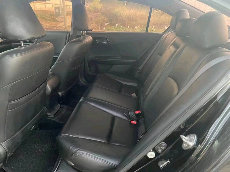 汕头17年本田雅阁5