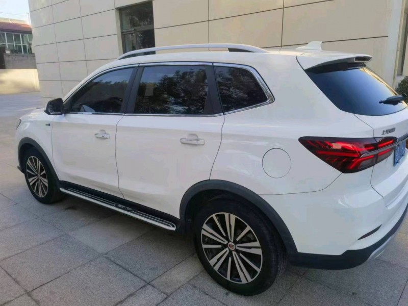 保定20年荣威RX55