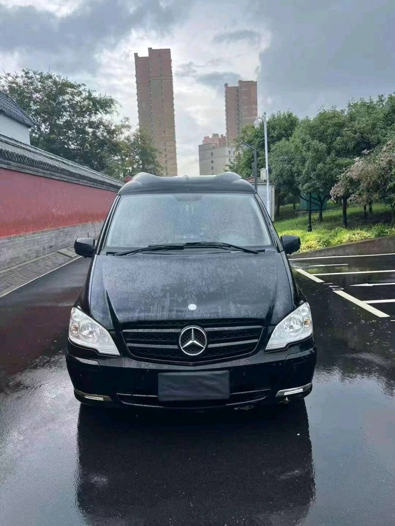 济宁13年奔驰威霆1