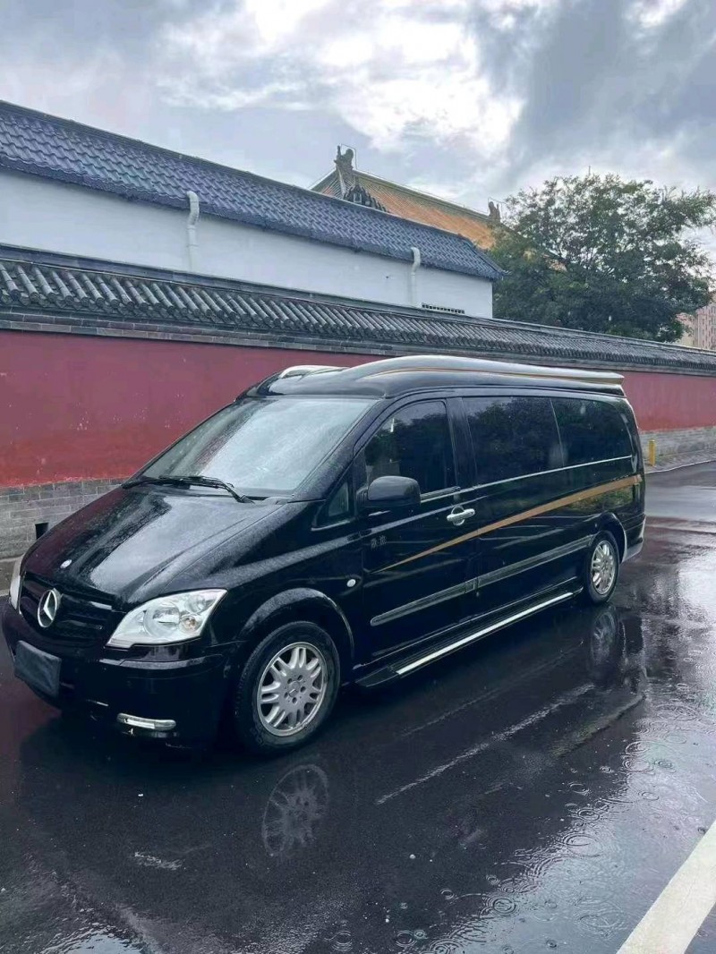 济宁13年奔驰威霆2