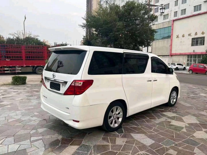 济宁14年丰田埃尔法8