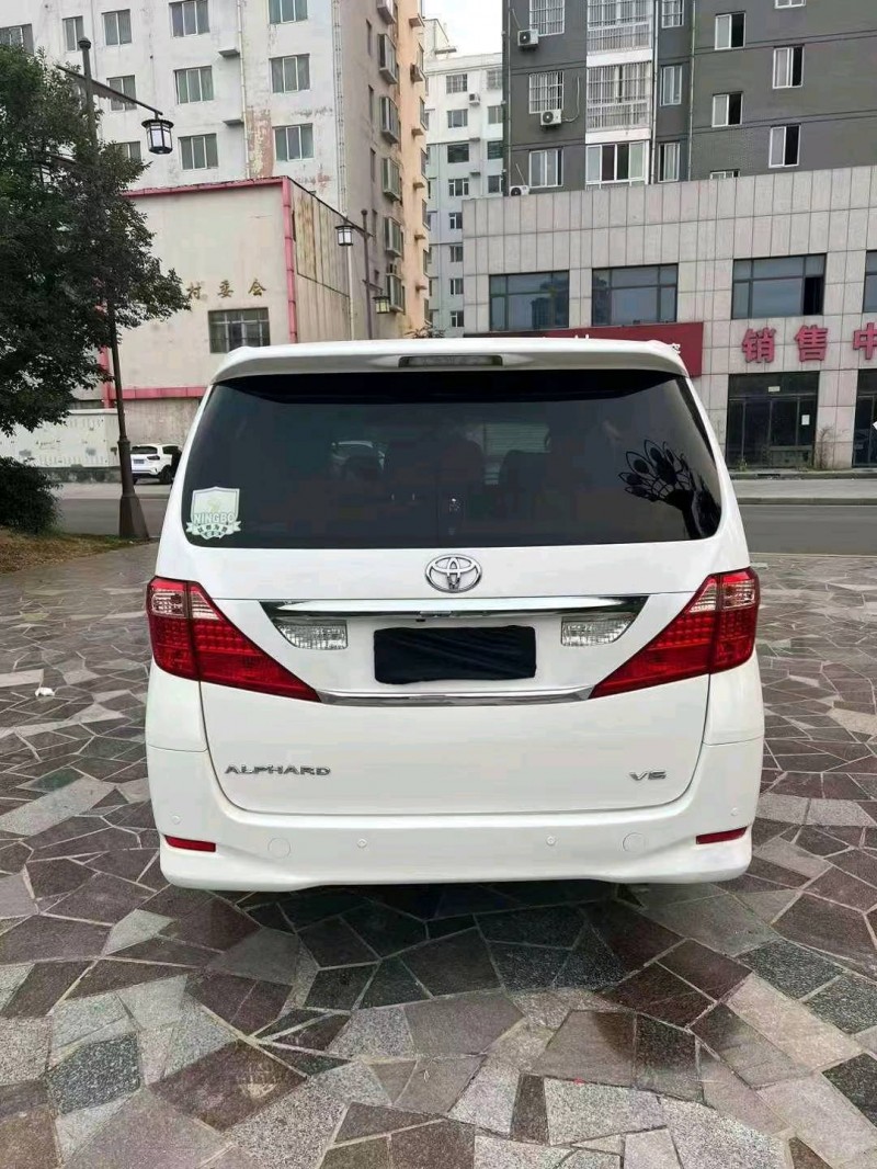 济宁14年丰田埃尔法9