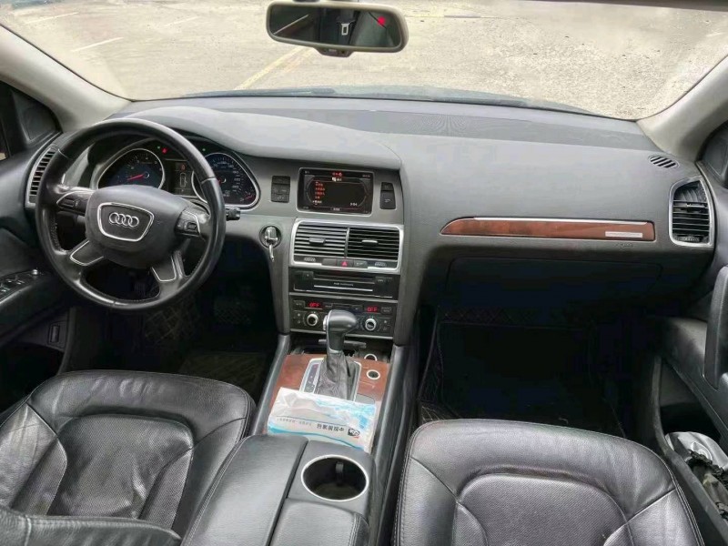 济宁13年奥迪Q75