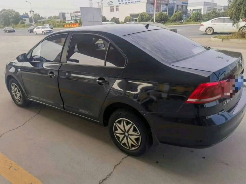 保定16年大众桑塔纳5