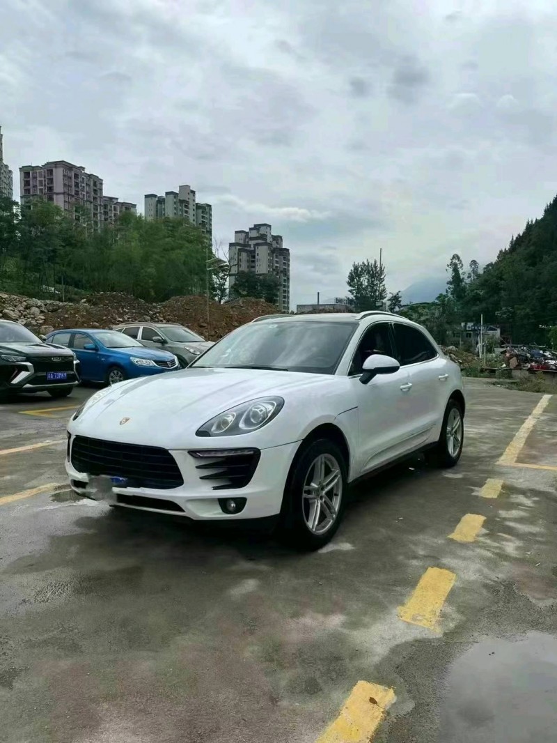 重庆15年保时捷Macan2