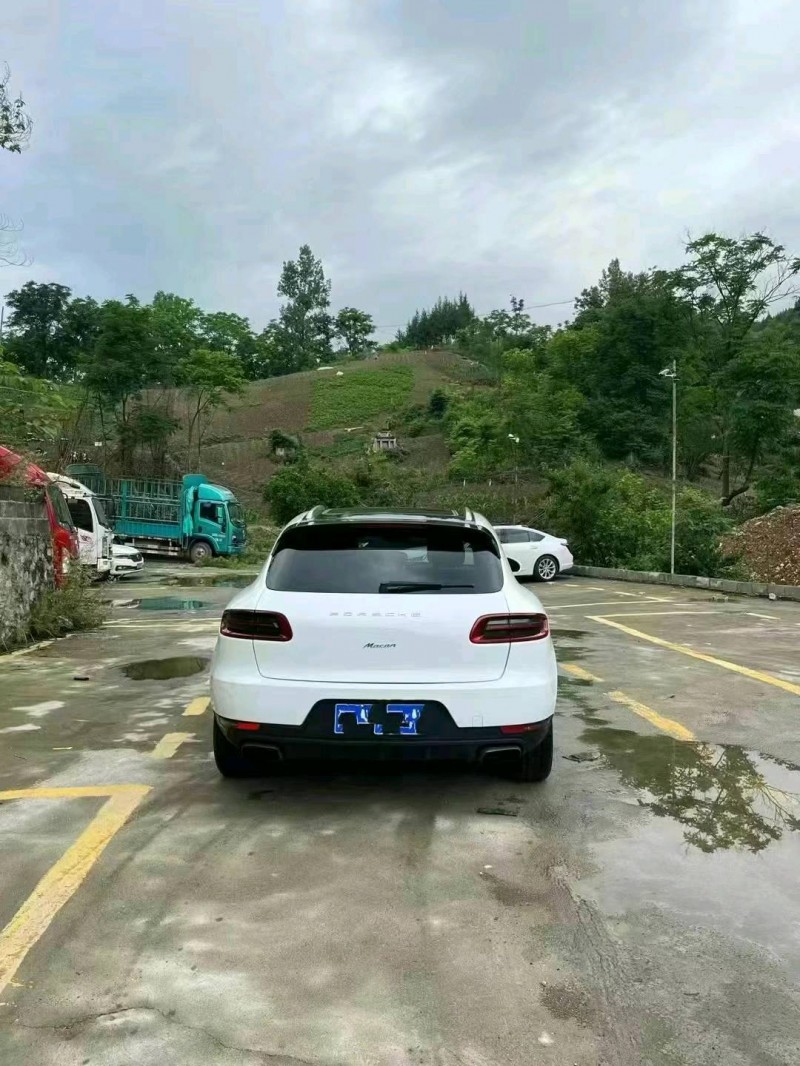 重庆15年保时捷Macan4