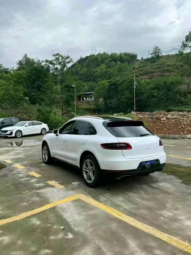重庆15年保时捷Macan5