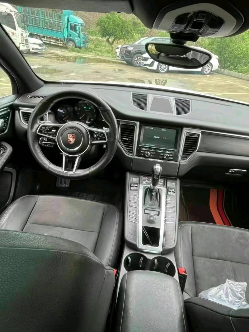 重庆15年保时捷Macan6