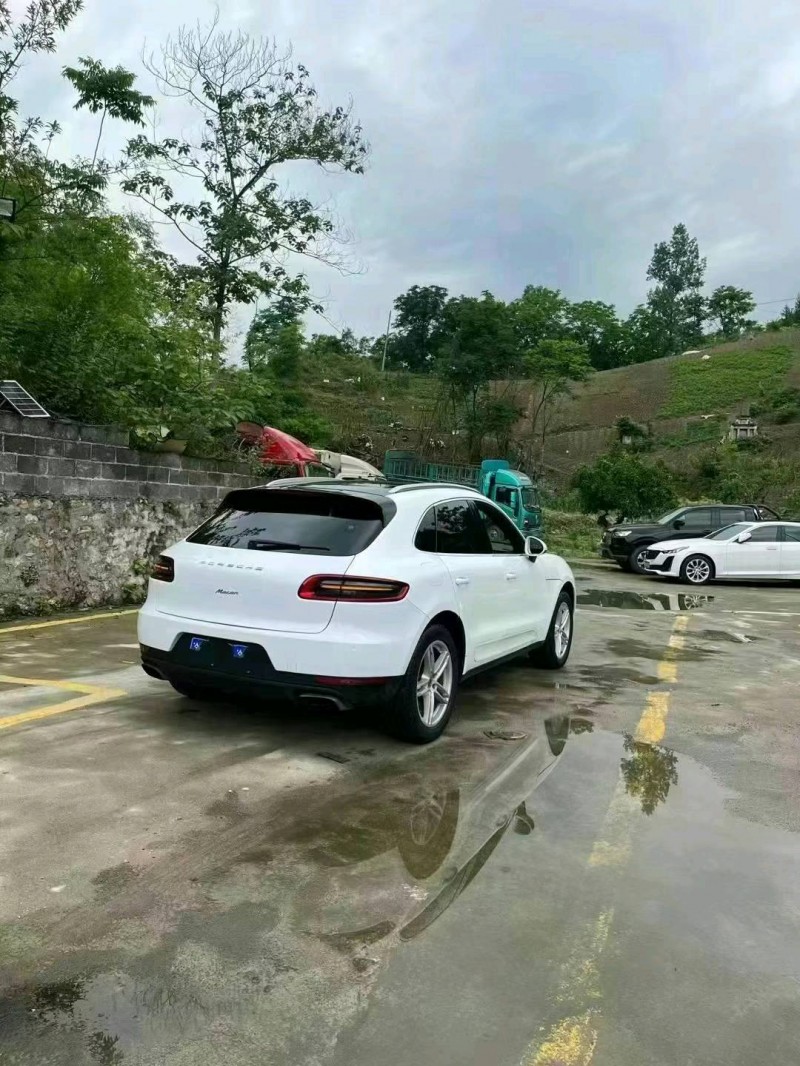 重庆15年保时捷Macan7