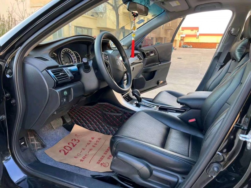 苏州17年本田雅阁6