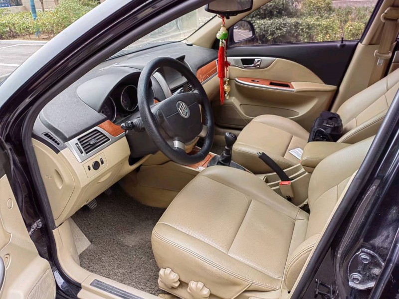 徐州13年别克凯越5