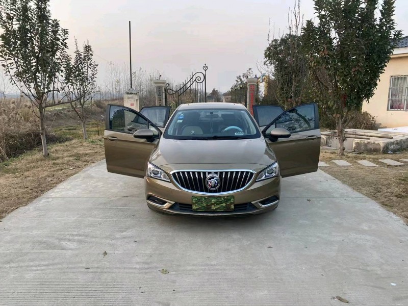 常州17年别克威朗5