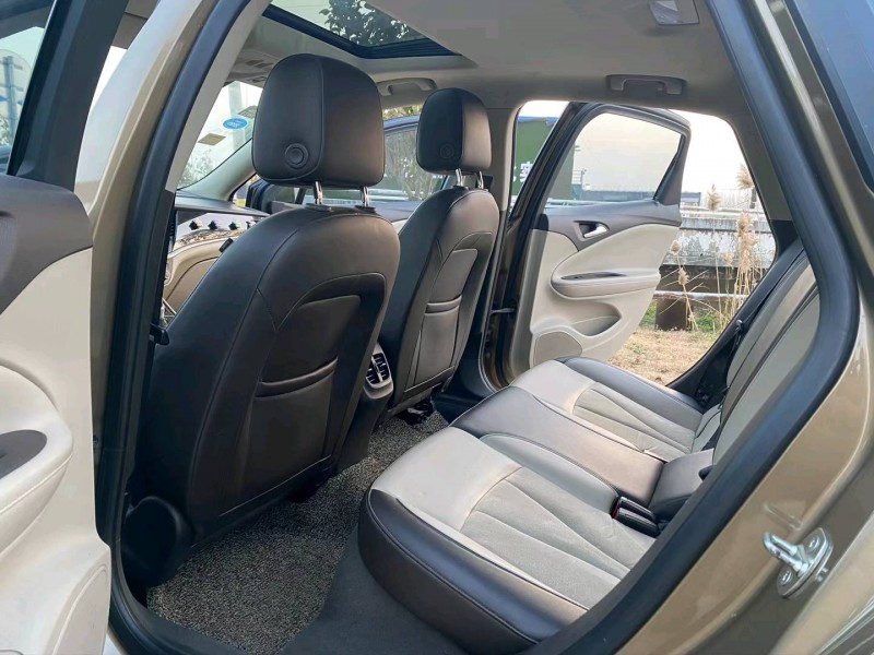 常州17年别克威朗8