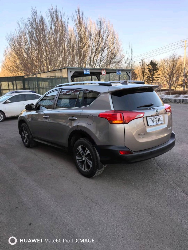 沈阳16年丰田RAV4荣放9