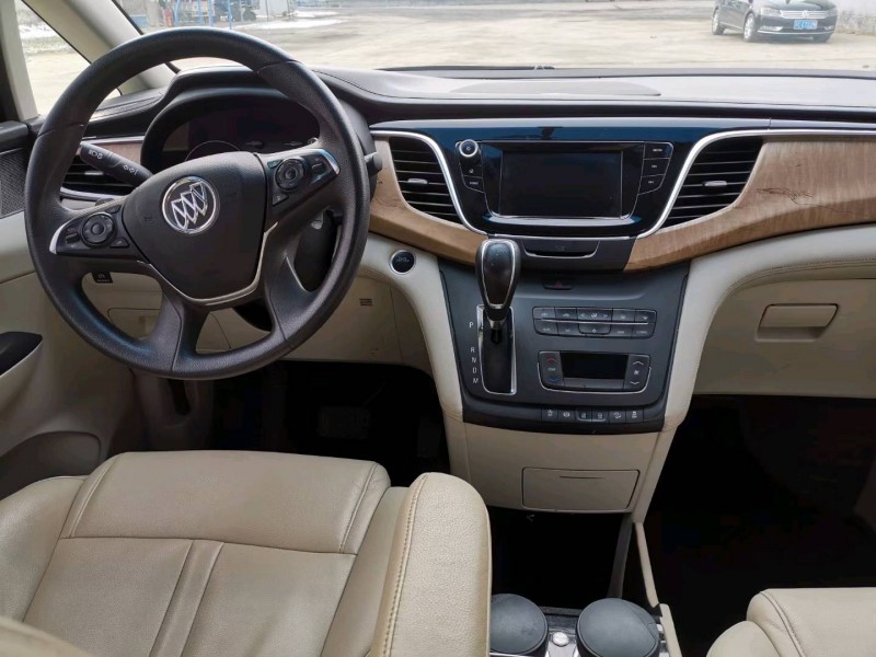 徐州18年别克GL84