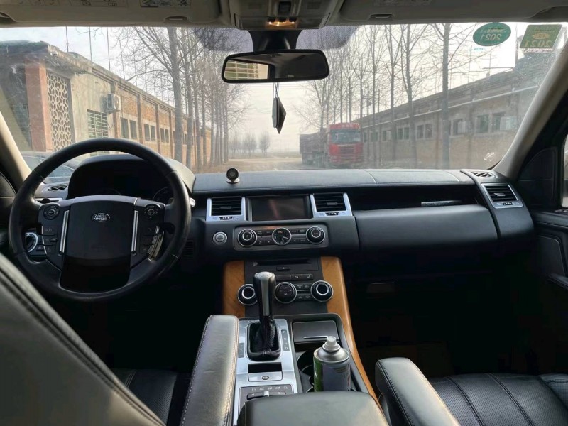 保定12年路虎揽胜运动5