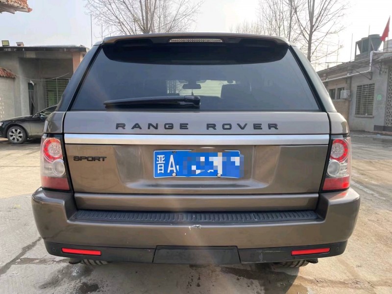 保定12年路虎揽胜运动9